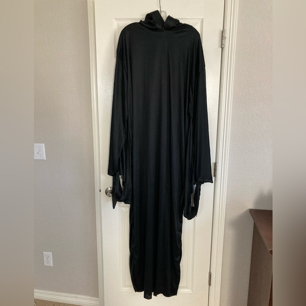 Halloween costume: Black robe with hood